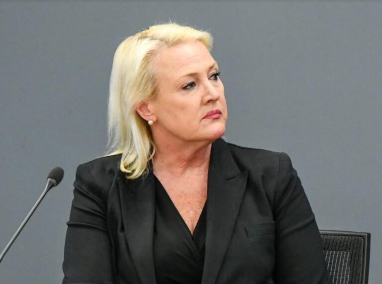 Ја предлагам АНЏЕЛА АГЕЛЕР за премиерка!